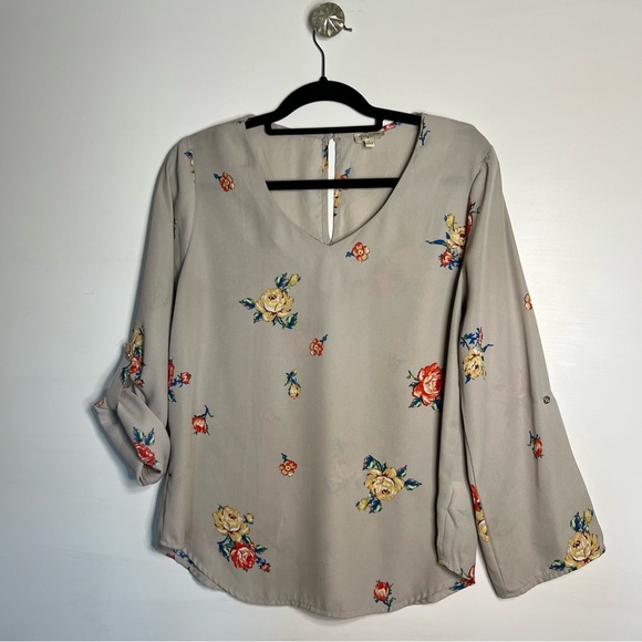 Lily White Floral Blouse in Gray - Picture 9 of 15